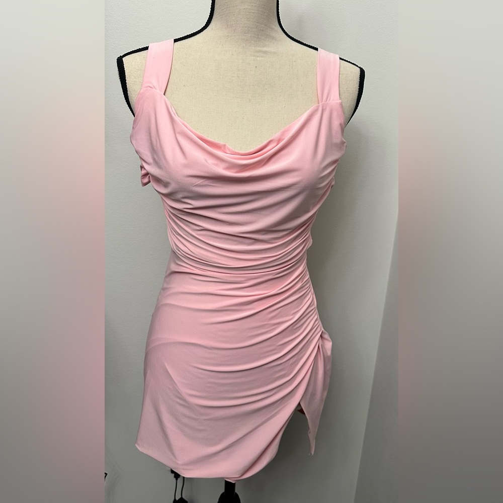 Selfie Leslie NWT pink dress. Size XS